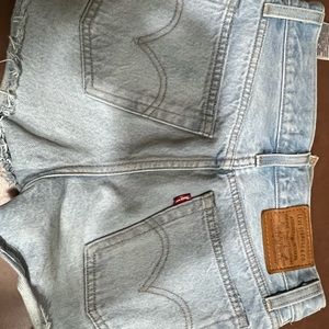 Levi Jean shorts. Wedgie short.